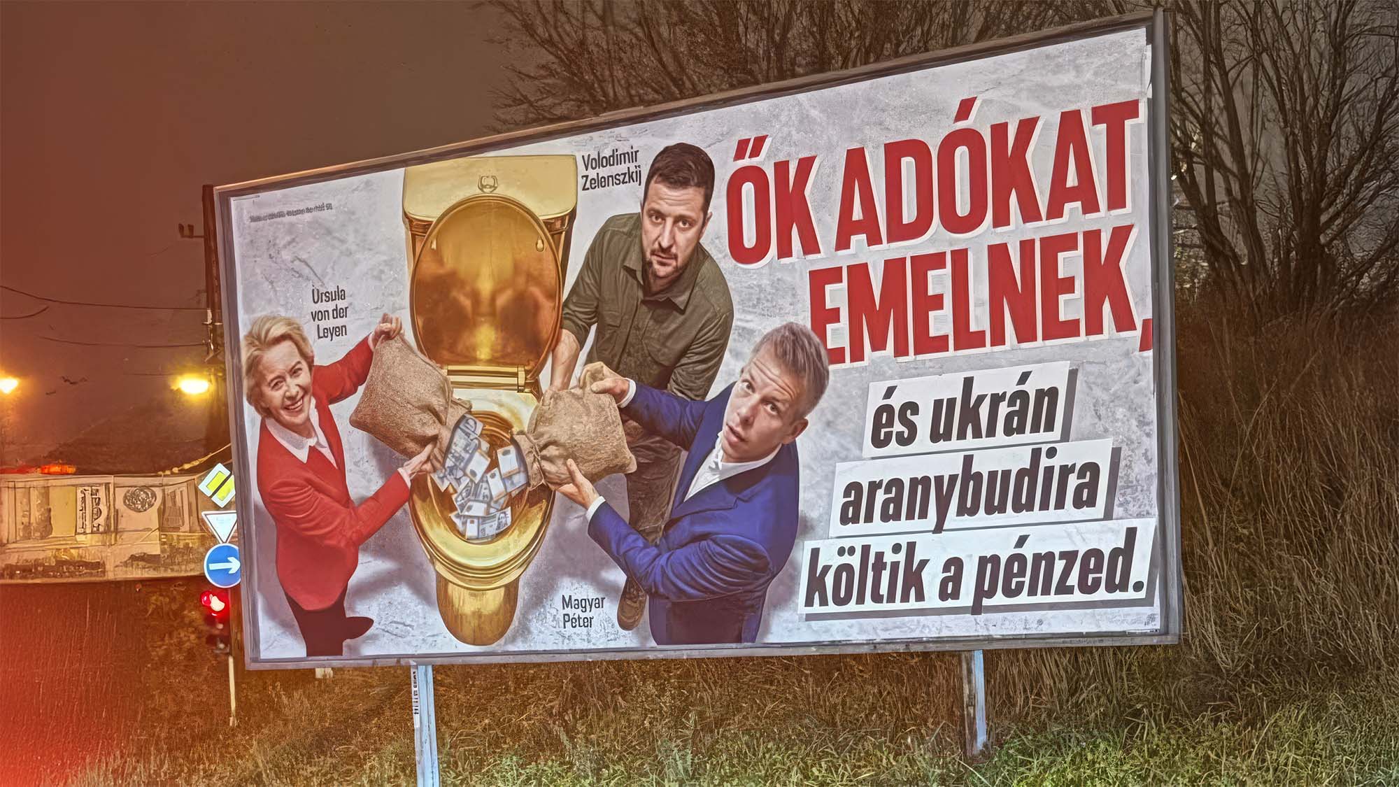 Óriásplakát úton, útszélen - Fotó: Facebook